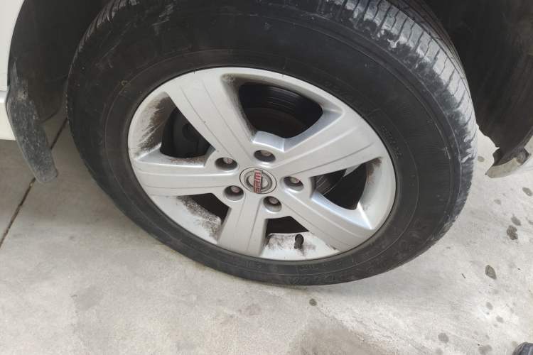 Used Jinbei Gold Hiace 2021 1.5L Passenger Van Travel Lion 6-Seater Right Front Wheel Hub