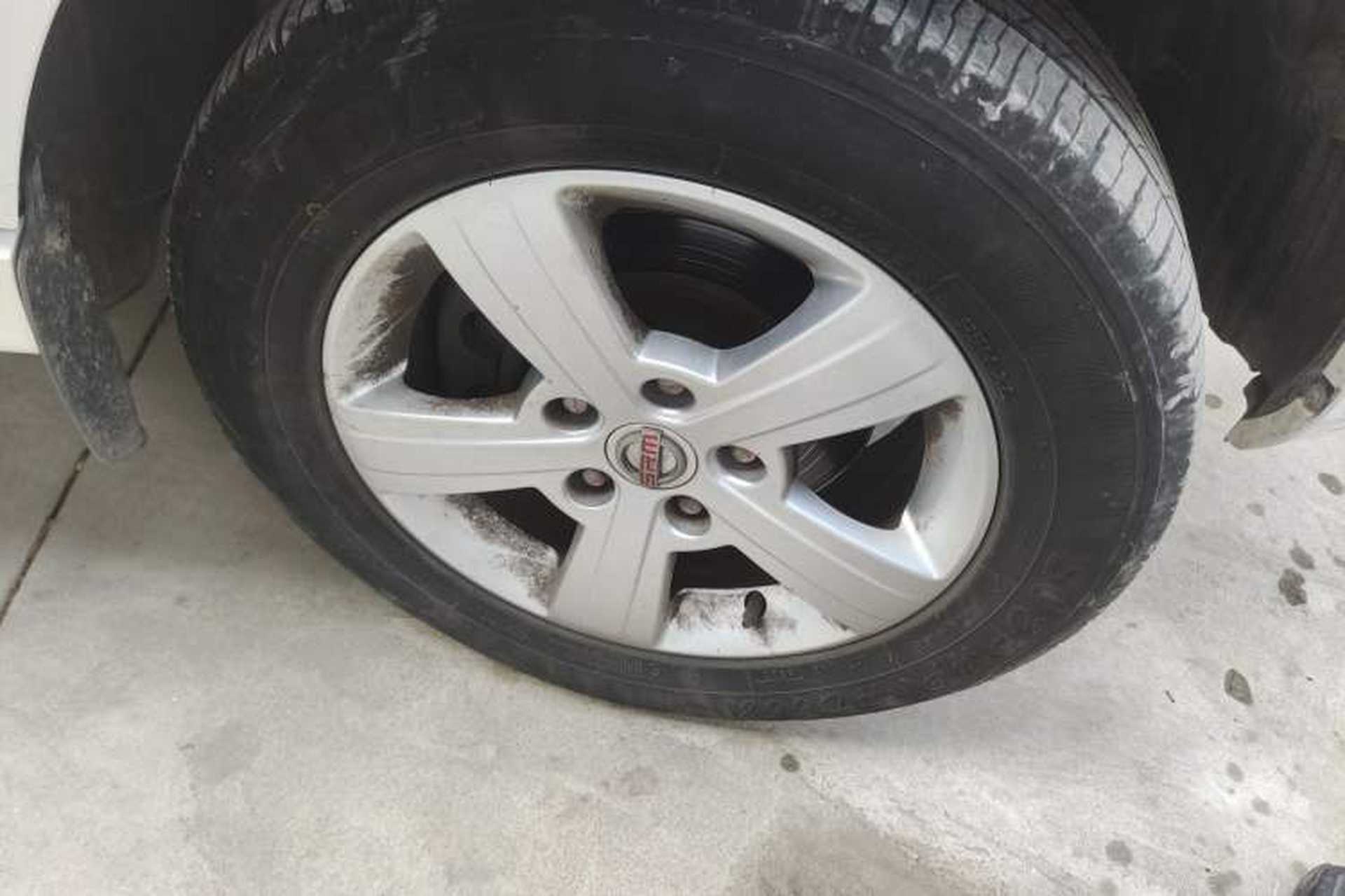 Used Jinbei Gold Hiace 2021 1.5L Passenger Van Travel Lion 6-Seater Right Front Wheel Hub