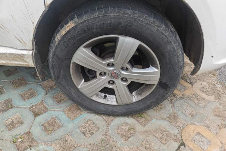 Used Jinbei Gold Hiace 2021 2.0L Passenger Van Travel Lion 6-Seater Right Front Wheel Hub