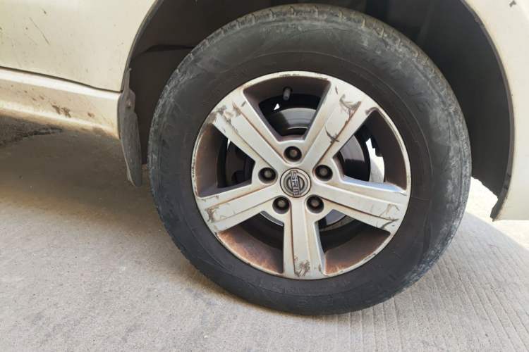 Used Jinbei Gold Hiace 2021 1.5L Passenger Vehicle Travel Lion 5-Seater Right Front Wheel Hub