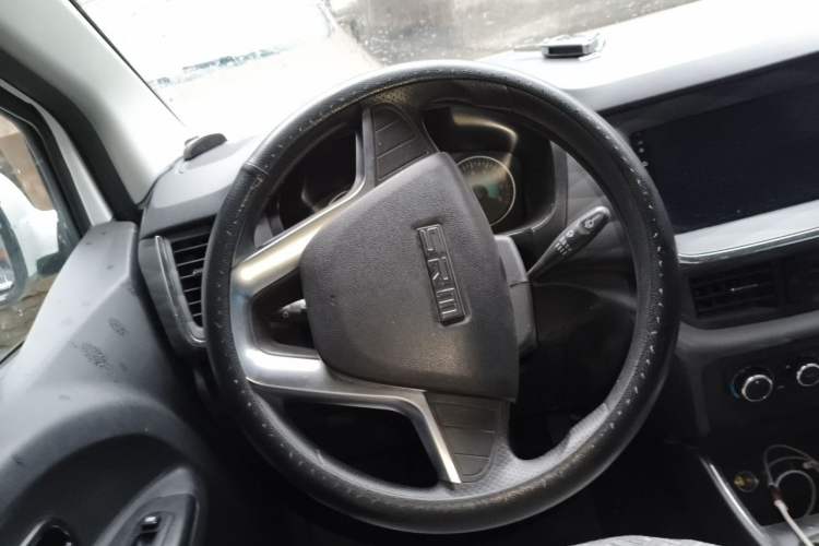 Used Jinbei Gold Hiace 2021 1.5L Passenger Vehicle Engineering Lion 5-Seater Steering Wheel