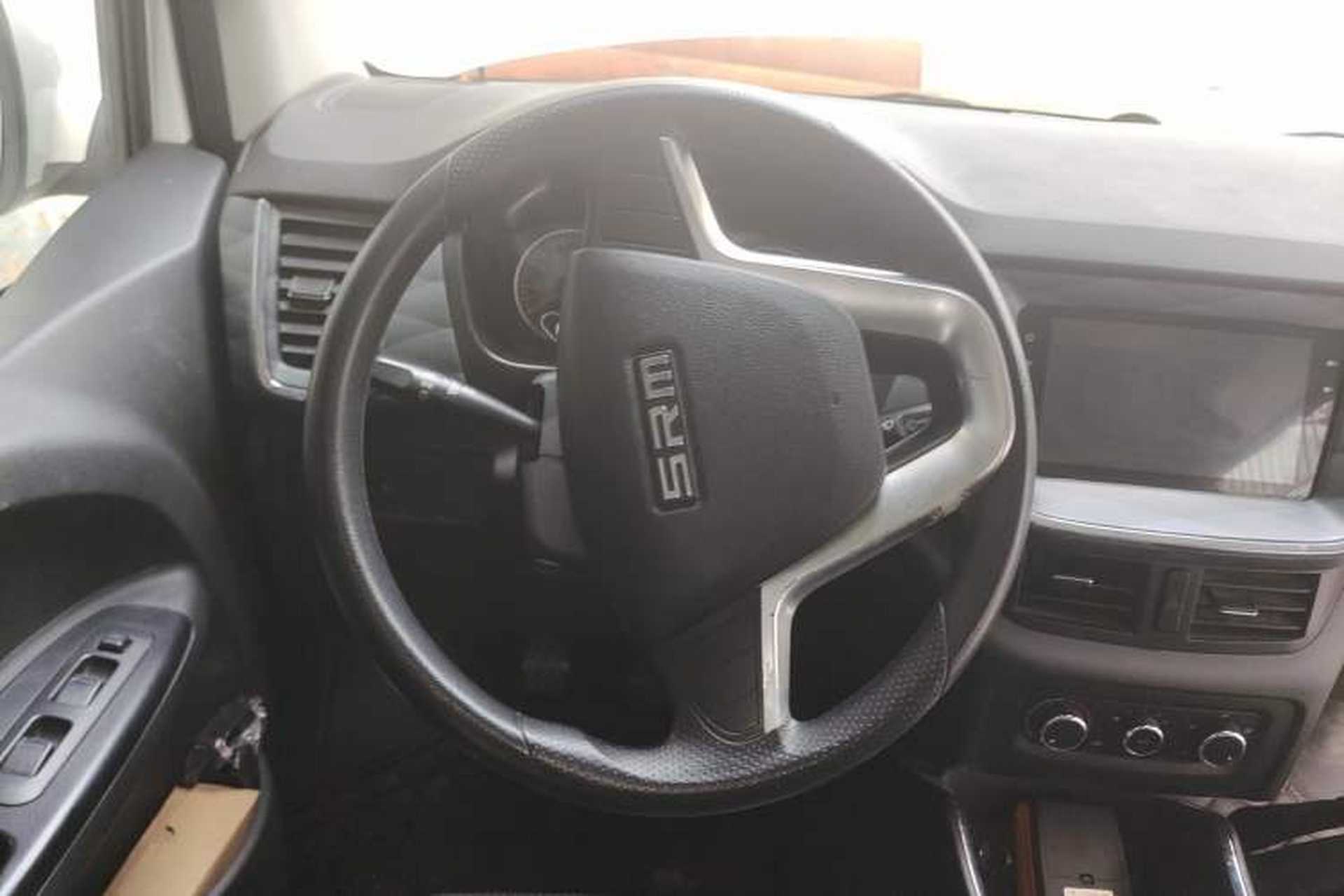 Used Jinbei Gold Hiace 2021 1.5L Passenger Van Travel Lion 6-Seater Steering Wheel