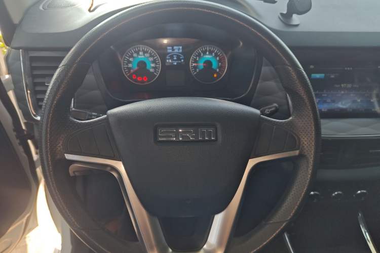 Used Jinbei Gold Hiace 2021 2.0L Passenger Vehicle Engineering Lion 6 Seats Steering Wheel