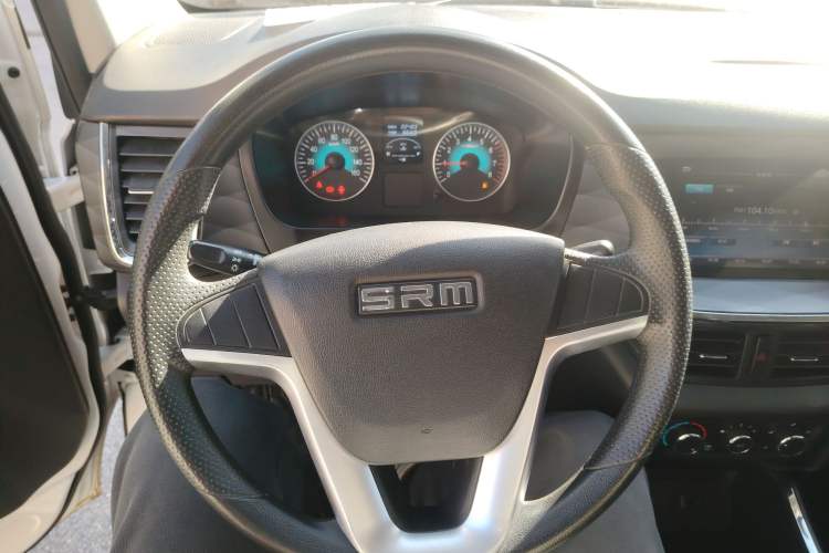 Used Jinbei Gold Hiace 2021 1.5L Passenger Vehicle Travel Lion 5-Seater Steering Wheel