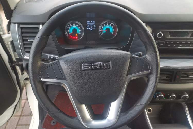 Used Jinbei Gold Hiace 2021 1.5L Passenger Van Engineering Lion Model Central Air Conditioning Version 9 Seats Steering Wheel