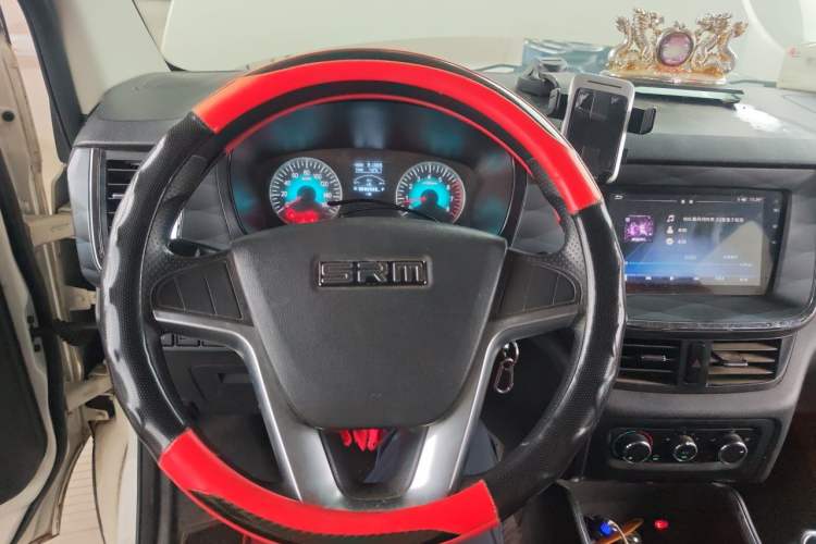 Used Jinbei Gold Hiace 2021 1.5L Passenger Van Travel Lion 7-Seater Steering Wheel