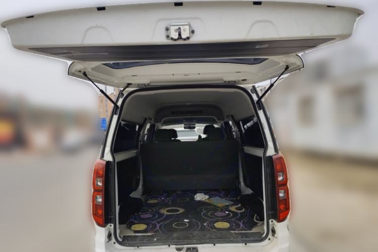 Used Jinbei Gold Hiace 2021 2.0L Passenger Van Travel Lion 5-Seater Trunk