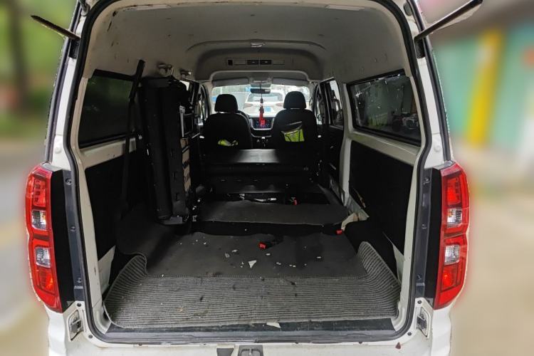 Used Jinbei Gold Hiace 2021 1.5L Passenger Van Travel Lion 6-Seater Trunk