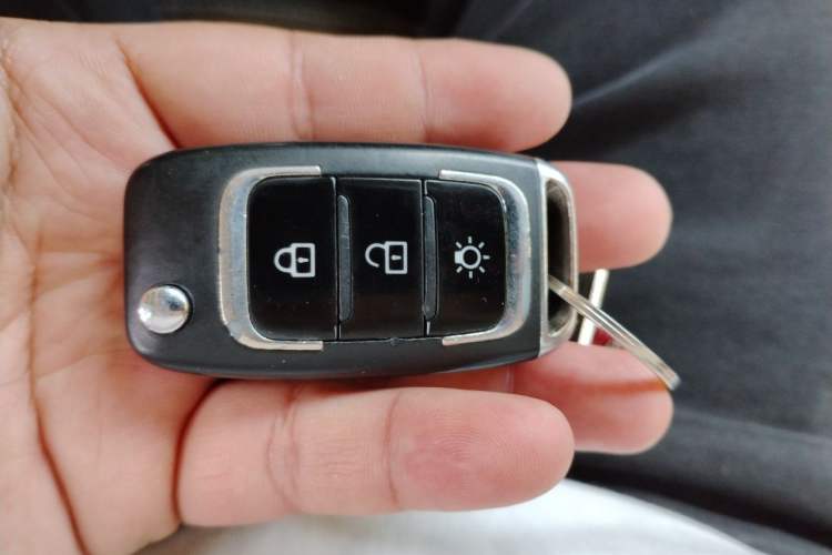Used Jinbei Gold Hiace 2021 1.5L Passenger Vehicle Engineering Lion 6 Seats Vehicle Key