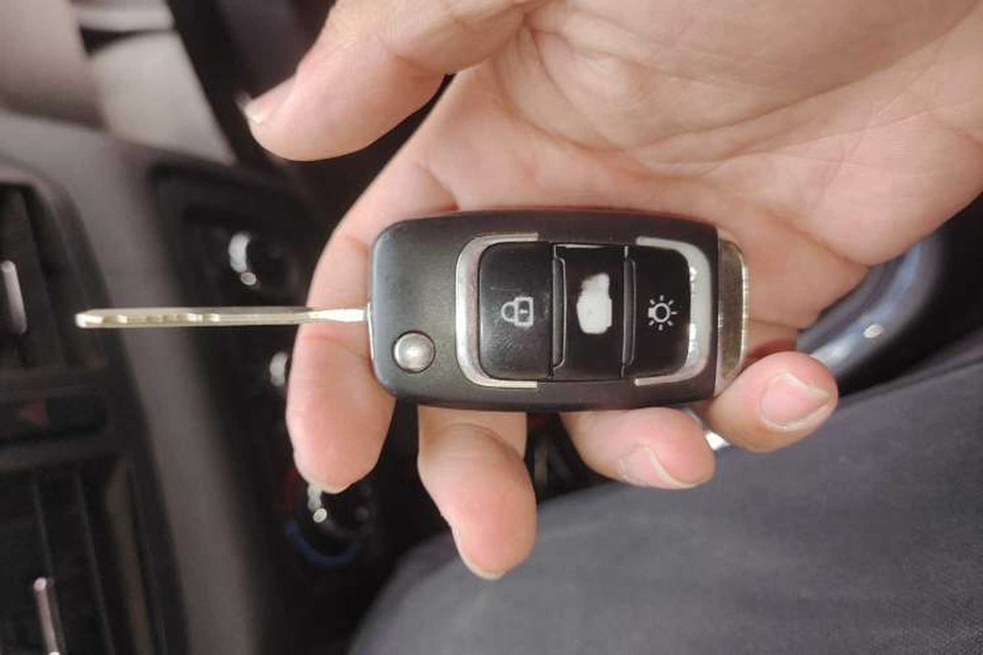 Used Jinbei Gold Hiace 2021 1.5L Passenger Van Travel Lion 6-Seater Vehicle Key