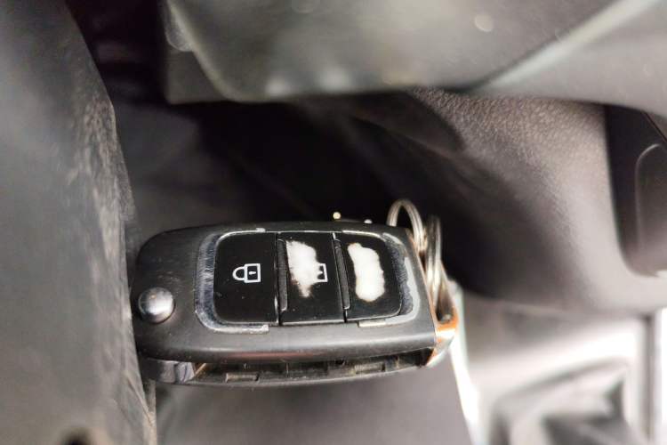 Used Jinbei Gold Hiace 2021 2.0L Passenger Van Travel Lion 5-Seater Vehicle Key