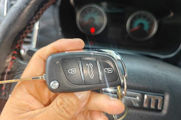 Used Jinbei Gold Hiace 2021 2.0L Passenger Van Travel Lion 6-Seater Vehicle Key