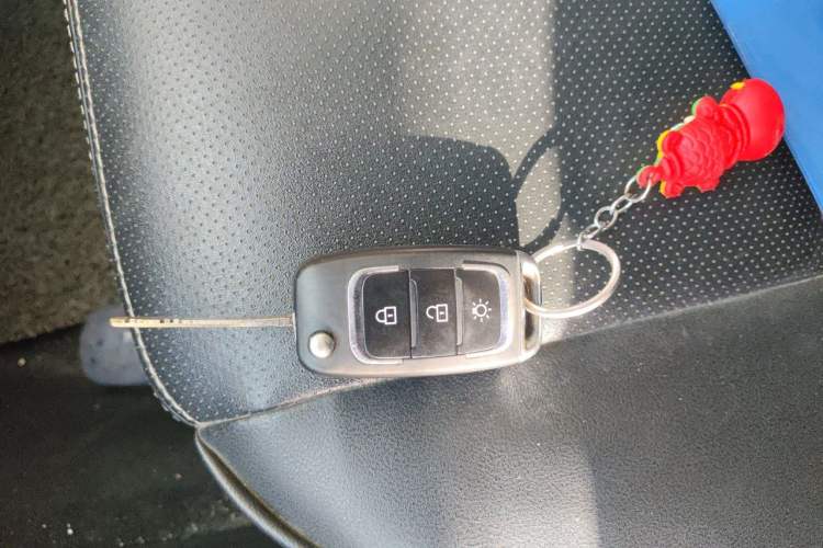 Used Jinbei Gold Hiace 2021 1.5L Passenger Vehicle Travel Lion 5-Seater Vehicle Key