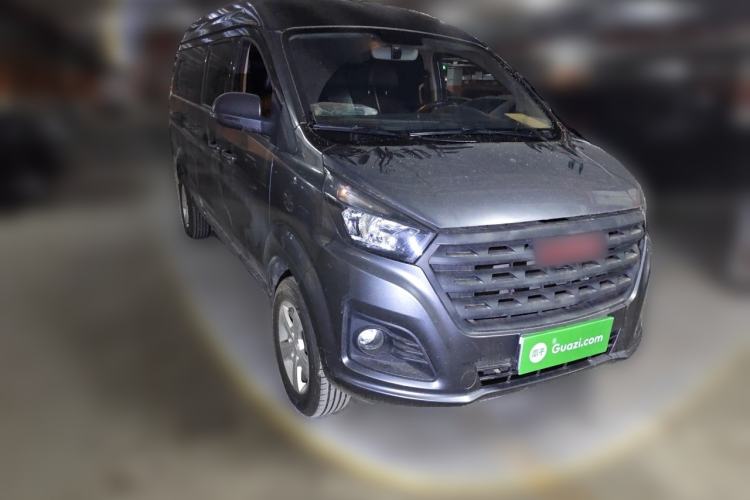 Used Jinbei Gold Hiace 2022 1.5L Passenger Van Deluxe Central Air Conditioning Version 9 Seats Front Right 45 Deg
