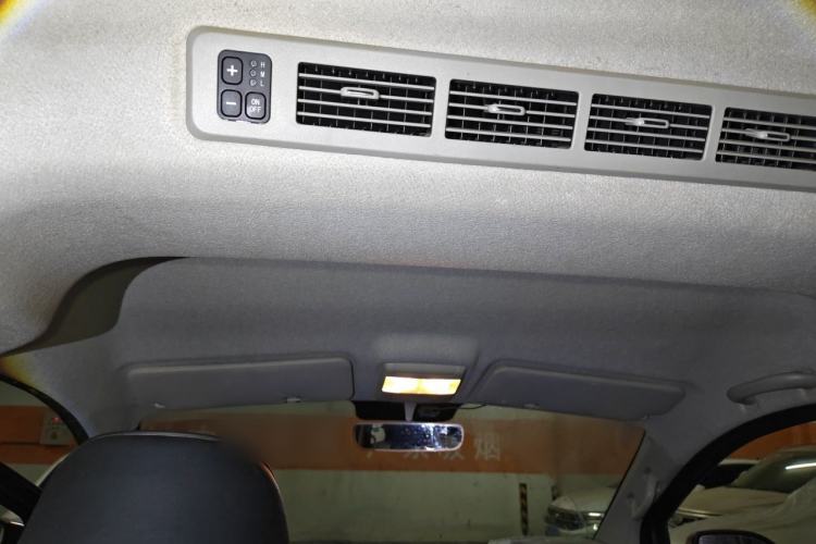 Used Jinbei Gold Hiace 2022 1.5L Passenger Van Deluxe Central Air Conditioning Version 9 Seats Headliner