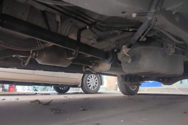 Used Jinbei Gold Hiace 2022 2.0L Passenger Van Magic Lion 6-Seater Chassis Front Left
