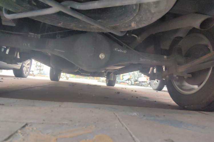 Used Jinbei Gold Hiace 2022 2.0L Passenger Van Magic Lion 6-Seater Chassis Rear