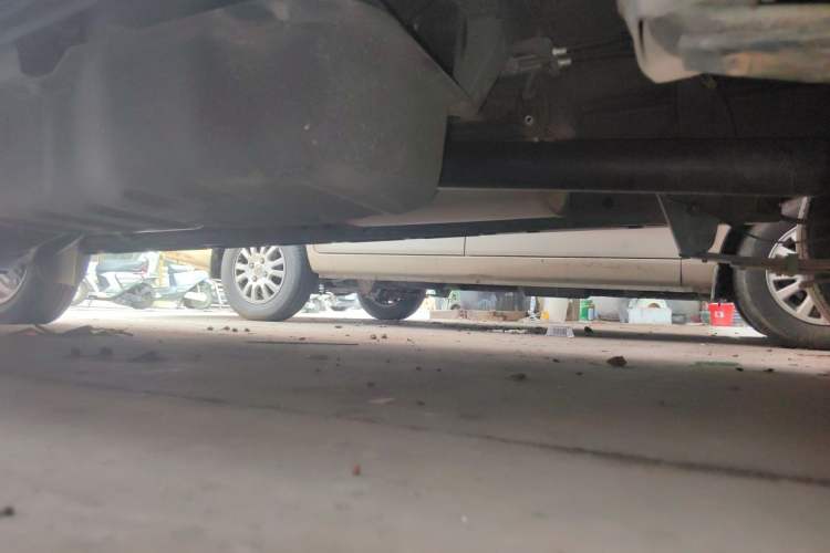 Used Jinbei Gold Hiace 2022 2.0L Passenger Van Magic Lion 6-Seater Chassis Rear Left