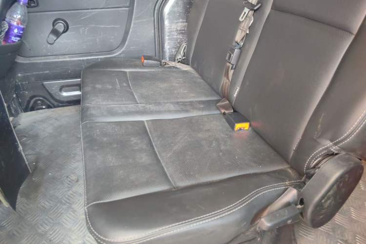 Used Jinbei Gold Hiace 2022 2.0L Passenger Van Magic Lion 6-Seater Left Rear Seat