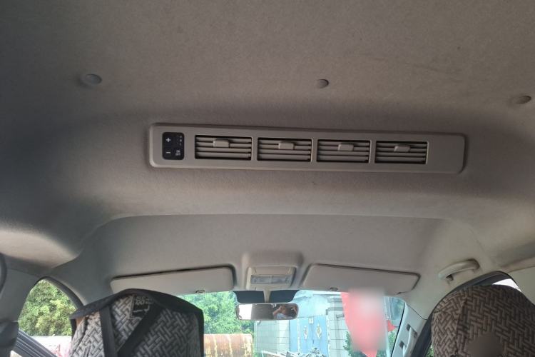 Used Jinbei Gold Hiace 2022 2.0L Passenger Van Magic Lion 9-Seater Headliner