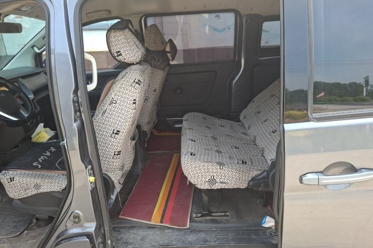 Used Jinbei Gold Hiace 2022 2.0L Passenger Van Magic Lion 9-Seater Left Rear Seat