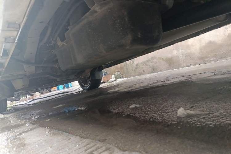 Used Jinbei Gold Hiace 2022 2.0L Passenger Van Magic Lion 7-Seater Chassis Rear Left