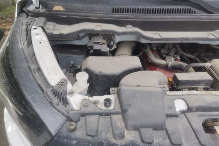 Used Jinbei Gold Hiace  Engine Bay Right