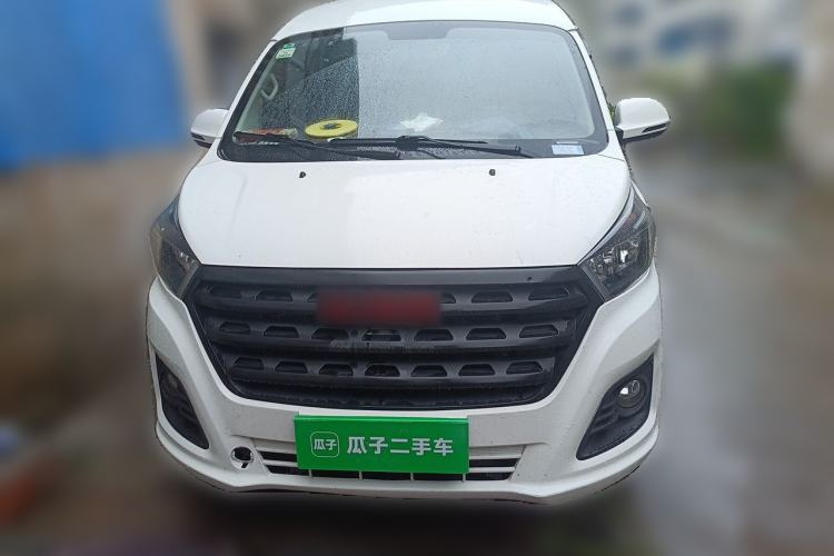 Used Jinbei Gold Hiace 2022 2.0L Passenger Van Magic Lion 7-Seater Front