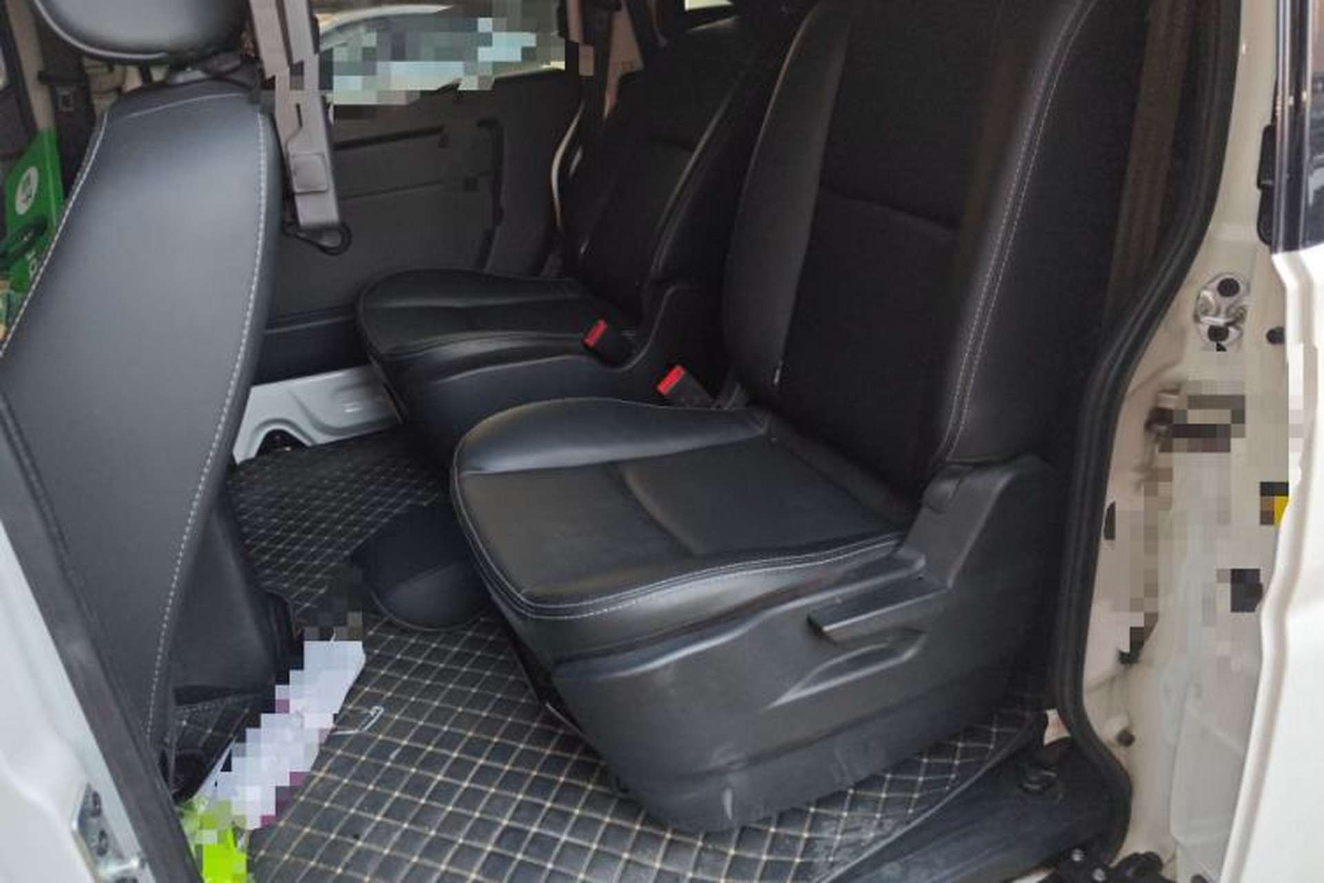 Used Jinbei Gold Hiace 2022 2.0L Passenger Van Magic Lion 7-Seater Left Rear Seat