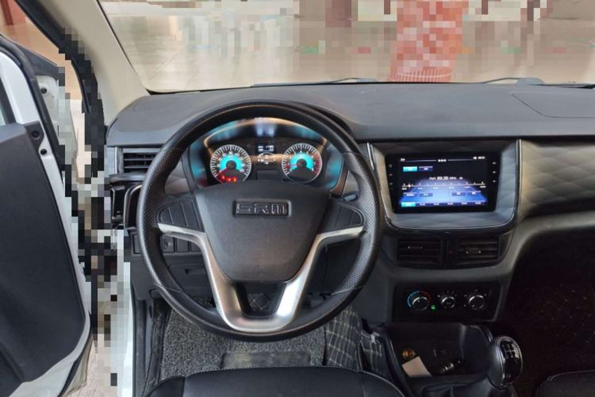 Used Jinbei Gold Hiace 2022 2.0L Passenger Van Magic Lion 7-Seater Steering Wheel