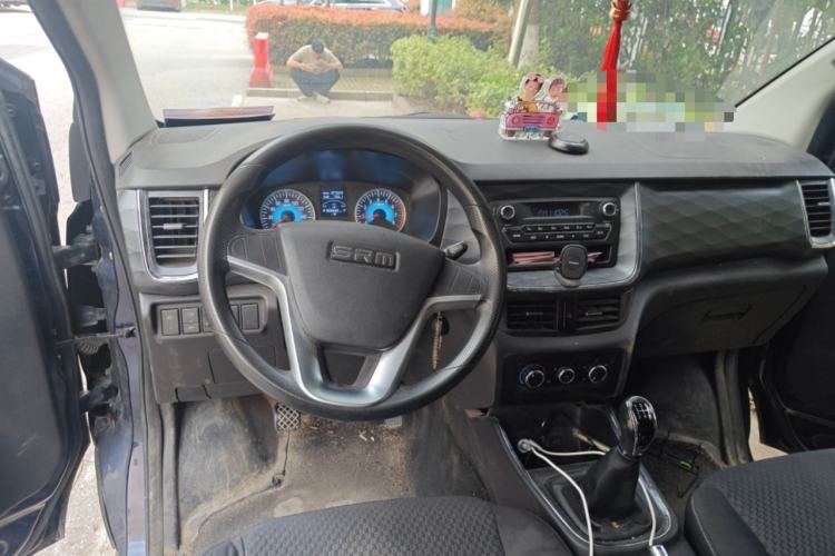 Used Jinbei Gold Hiace 2023 1.5L Passenger Vehicle Engineering Lion 5/6/7 Seater Center Console