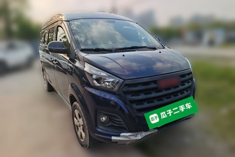 Used Jinbei Gold Hiace 2023 1.5L Passenger Van Travel Lion 5/6/7-Seater with Central Air Conditioning Front Right 45 Deg