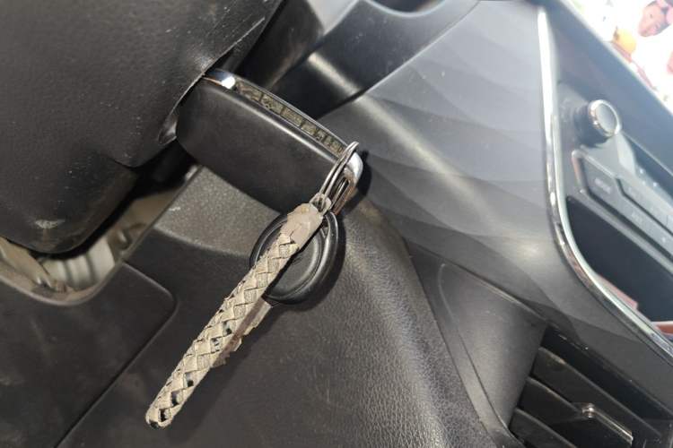 Used Jinbei Gold Hiace 2023 1.5L Passenger Vehicle Engineering Lion 5/6/7 Seater Vehicle Key