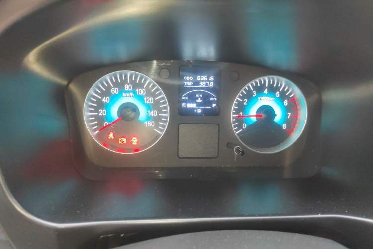 Used Jinbei Gold Hiace 2023 2.0L Passenger Van Engineering Lion 5/6/7 Seats Instrument Cluster