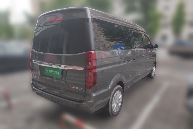 Used Jinbei Gold Hiace 2023 2.0L Passenger Van Engineering Lion 5/6/7 Seats Rear Right 45 Deg