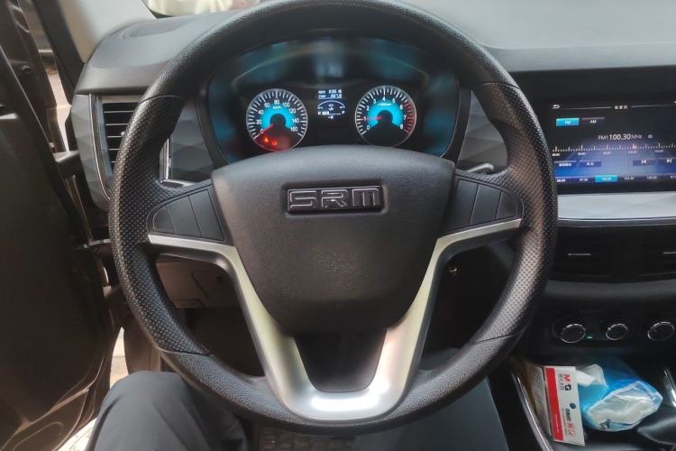 Used Jinbei Gold Hiace 2023 2.0L Passenger Van Engineering Lion 5/6/7 Seats Steering Wheel