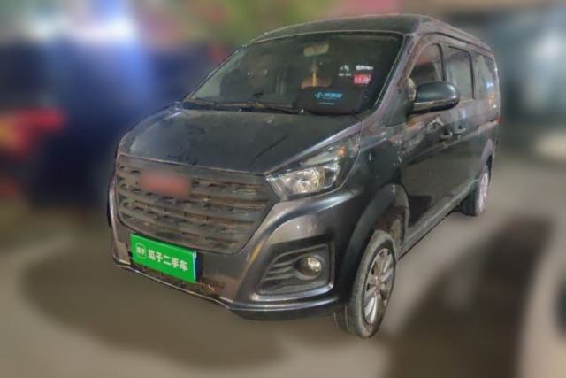 Used Jinbei Gold Hiace 2023 1.5L Passenger Van Travel Lion 5/6/7-Seater with Central Air Conditioning