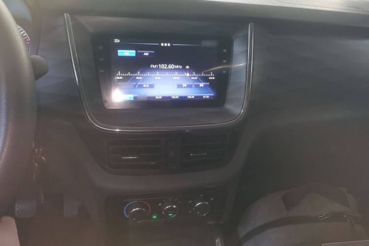 Used Jinbei Gold Hiace 2023 2.0L Passenger Van Travel Lion 5/6/7 Seater Audio And AC Panel