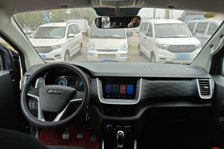 Used Jinbei Gold Hiace 2023 1.5L Passenger Vehicle Engineering Lion 9 Seats Center Console