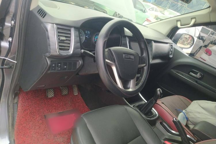Used Jinbei Gold Hiace 2023 1.5L Passenger Van Travel Lion 5/6/7-Seater with Central Air Conditioning Center Console