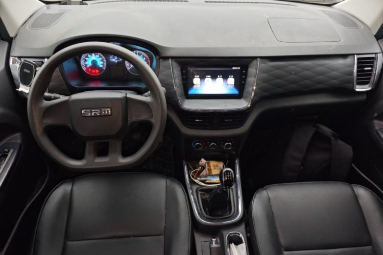 Used Jinbei Gold Hiace 2023 1.5L Passenger Van Travel Lion 5/6/7-Seater with Central Air Conditioning Center Console