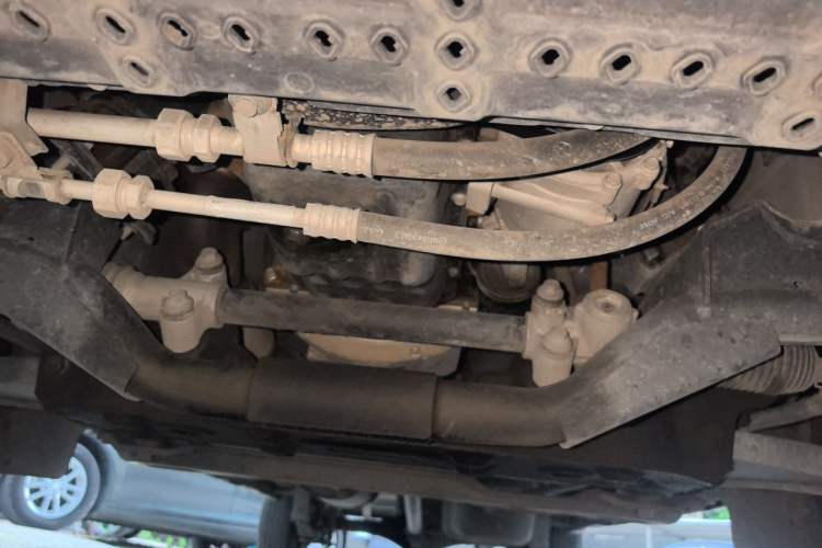 Used Jinbei Gold Hiace 2023 1.5L Passenger Vehicle Engineering Lion 5/6/7 Seater Chassis Front