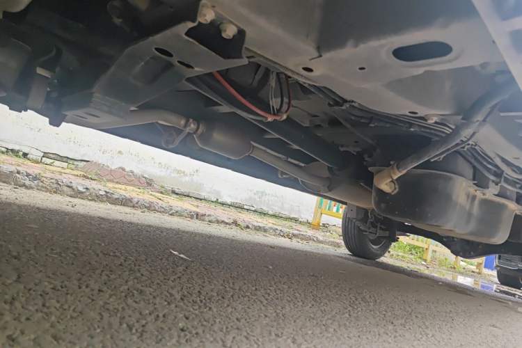 Used Jinbei Gold Hiace 2023 1.6L Box Van Engineering Lion 2-Seater Chassis Front Left