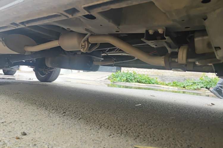 Used Jinbei Gold Hiace 2023 1.6L Box Van Engineering Lion 2-Seater Chassis Front Right
