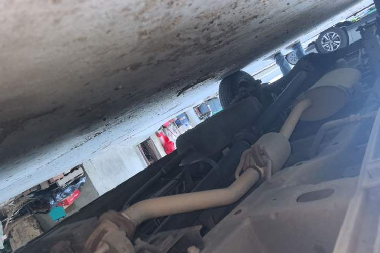 Used Jinbei Gold Hiace 2023 1.5L Passenger Vehicle Engineering Lion 5/6/7 Seater Chassis Front Right