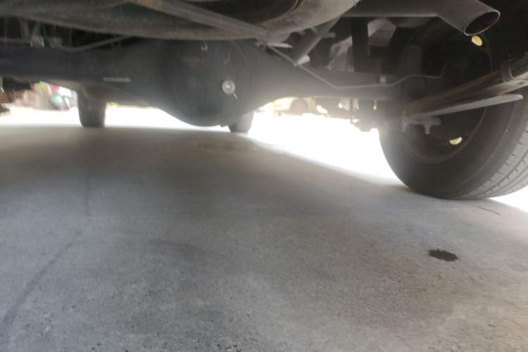Used Jinbei Gold Hiace 2023 1.5L Passenger Vehicle Engineering Lion 5/6/7 Seater Chassis Rear