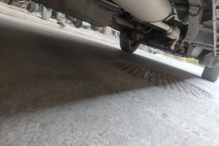 Used Jinbei Gold Hiace 2023 1.5L Passenger Vehicle Engineering Lion 5/6/7 Seater Chassis Rear Right