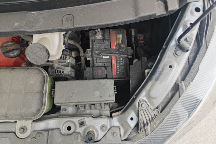 Used Jinbei Gold Hiace 2023 1.6L Box Van Engineering Lion 2-Seater Engine Bay Left