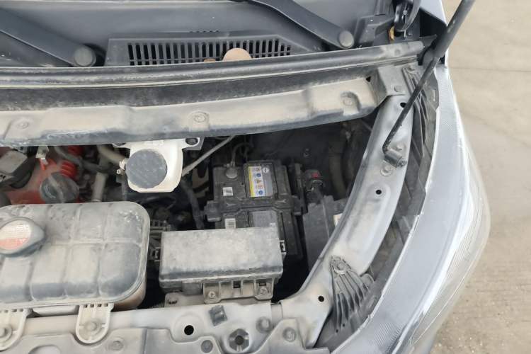 Used Jinbei Gold Hiace 2023 1.5L Passenger Vehicle Engineering Lion 5/6/7 Seater Engine Bay Left
