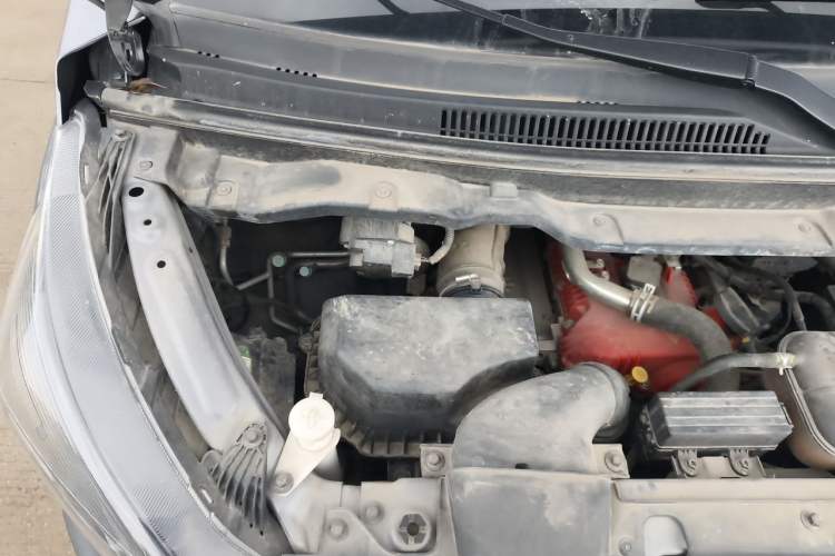 Used Jinbei Gold Hiace 2023 1.5L Passenger Vehicle Engineering Lion 5/6/7 Seater Engine Bay Right